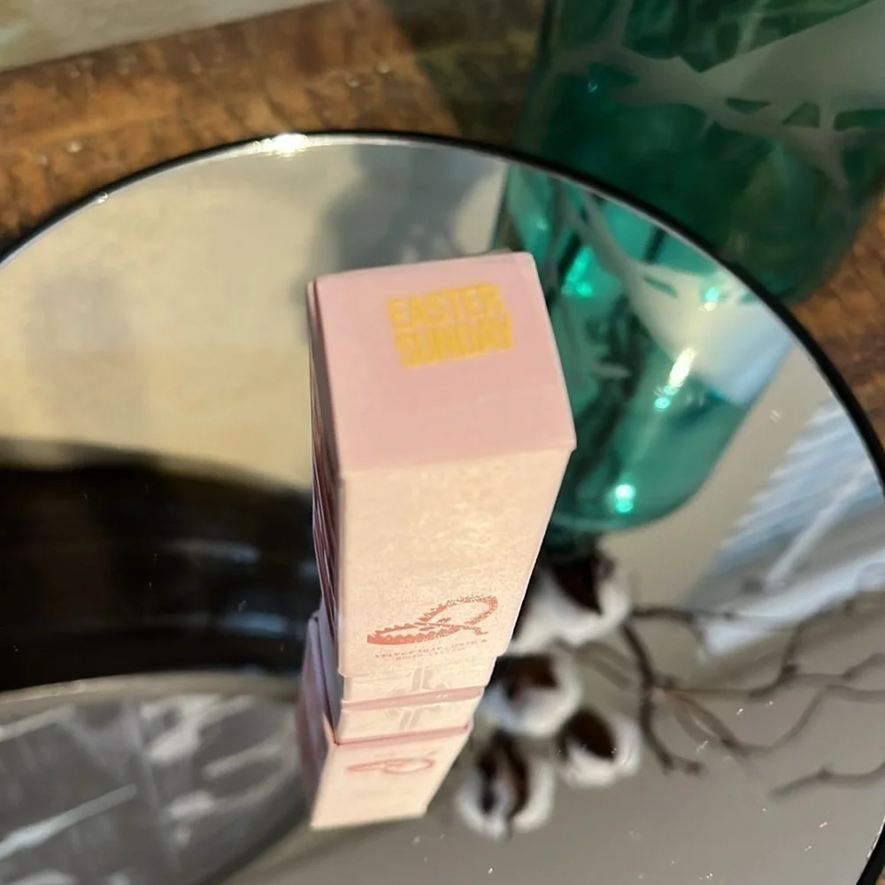 Jeffree Star Velvet Trap lipstick in color Easter Sunday. New!